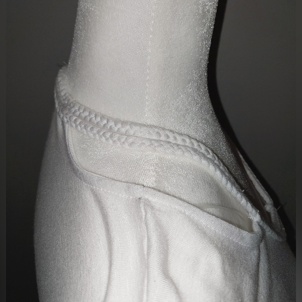 NWT No Boundaries Juniors White Braided V Neck Top Size 7-9 - Picture 8 of 15